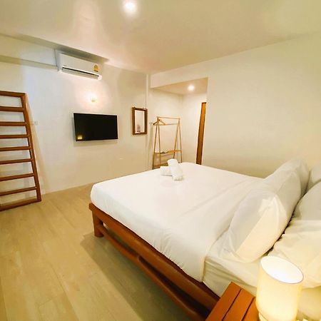 Ubox Samui Hostel - Chaweng Beach Exterior photo